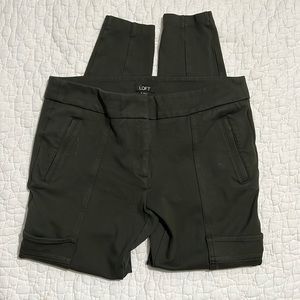 Green leggings with pockets